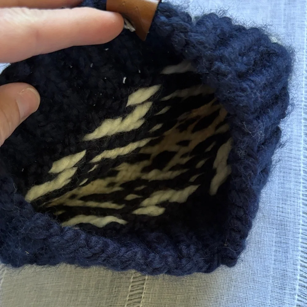 Ardiak Cozy Knit Pom-Pom Beanie for Kids - Navy and Cream